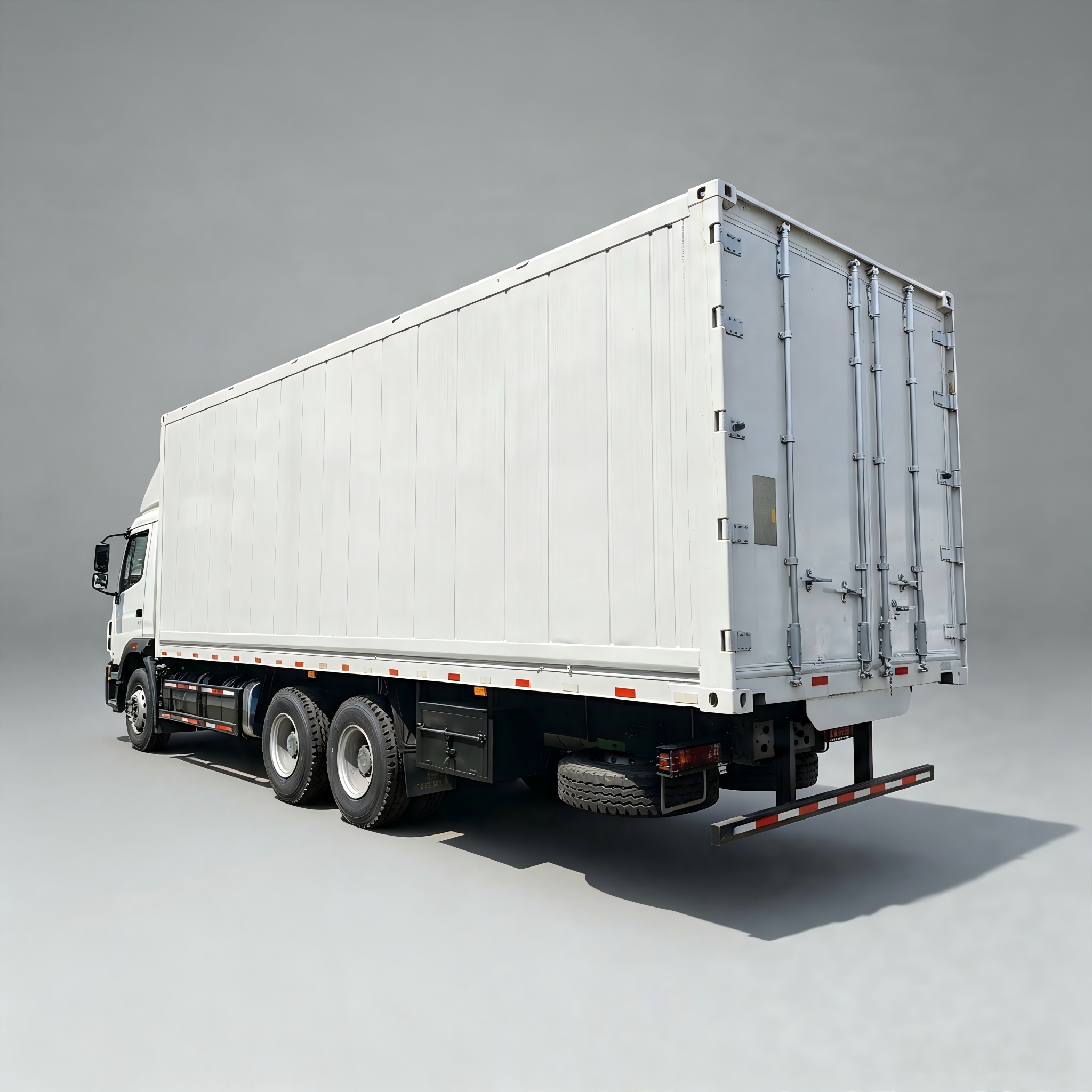 Sinotruk Howo 8x4 Box Cargo Truck - Image 4