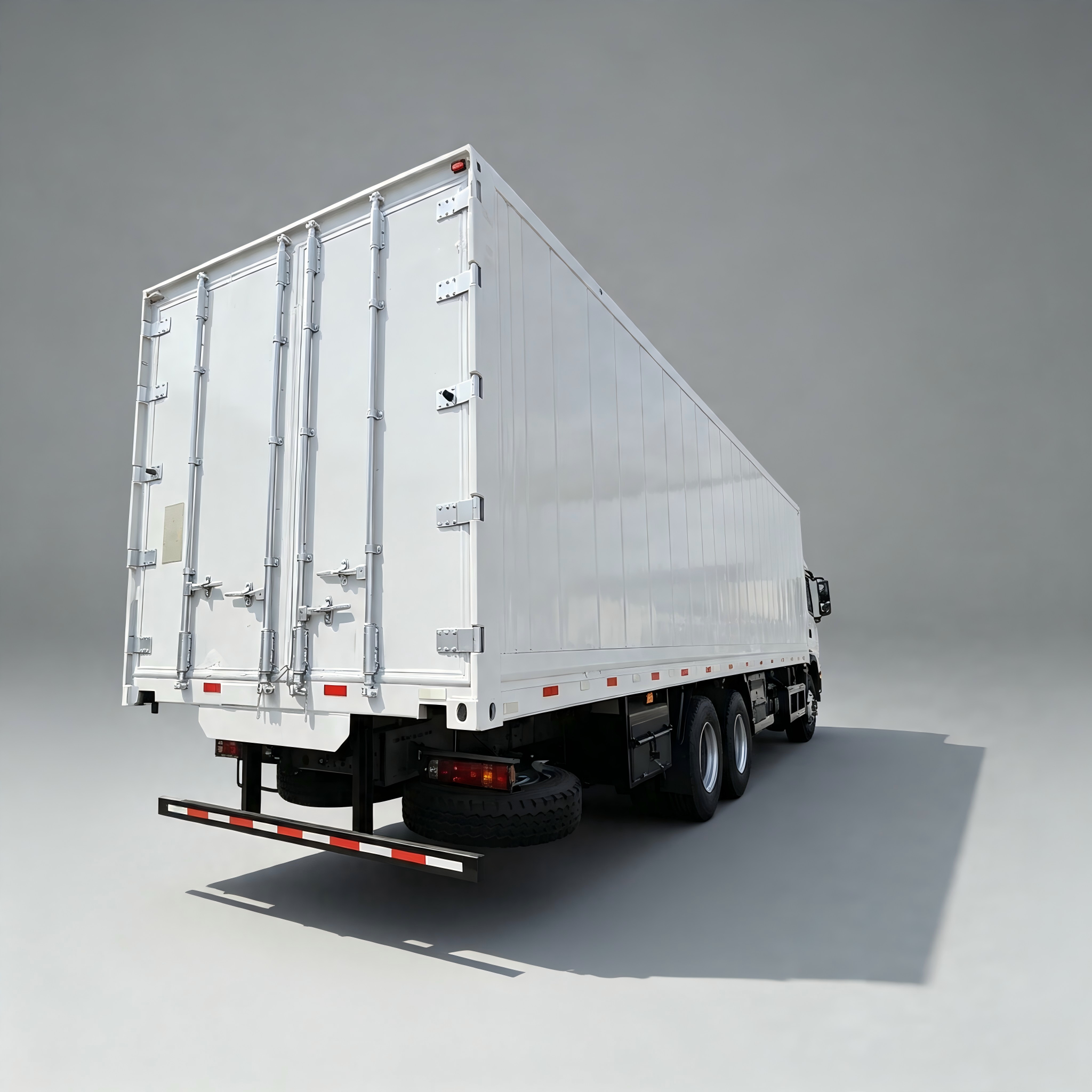Sinotruk Howo 8x4 Box Cargo Truck - Image 5
