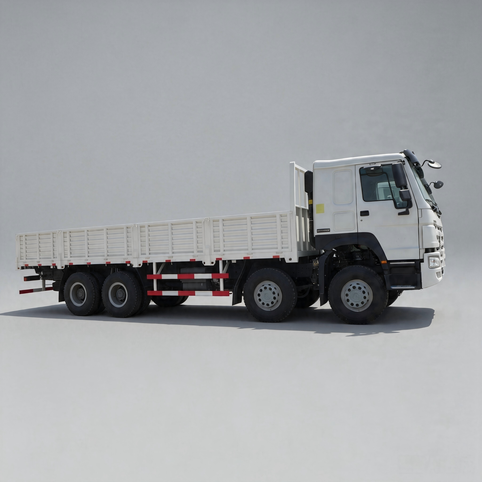 Sinotruk Howo 8x4 Flatbed Cargo Truck - Image 4