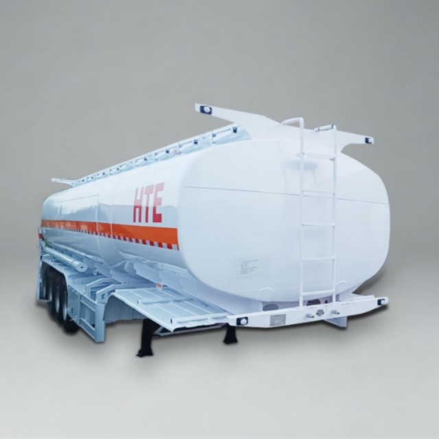 3 Axle 40000L Fuel Tank Trailer - Image 3