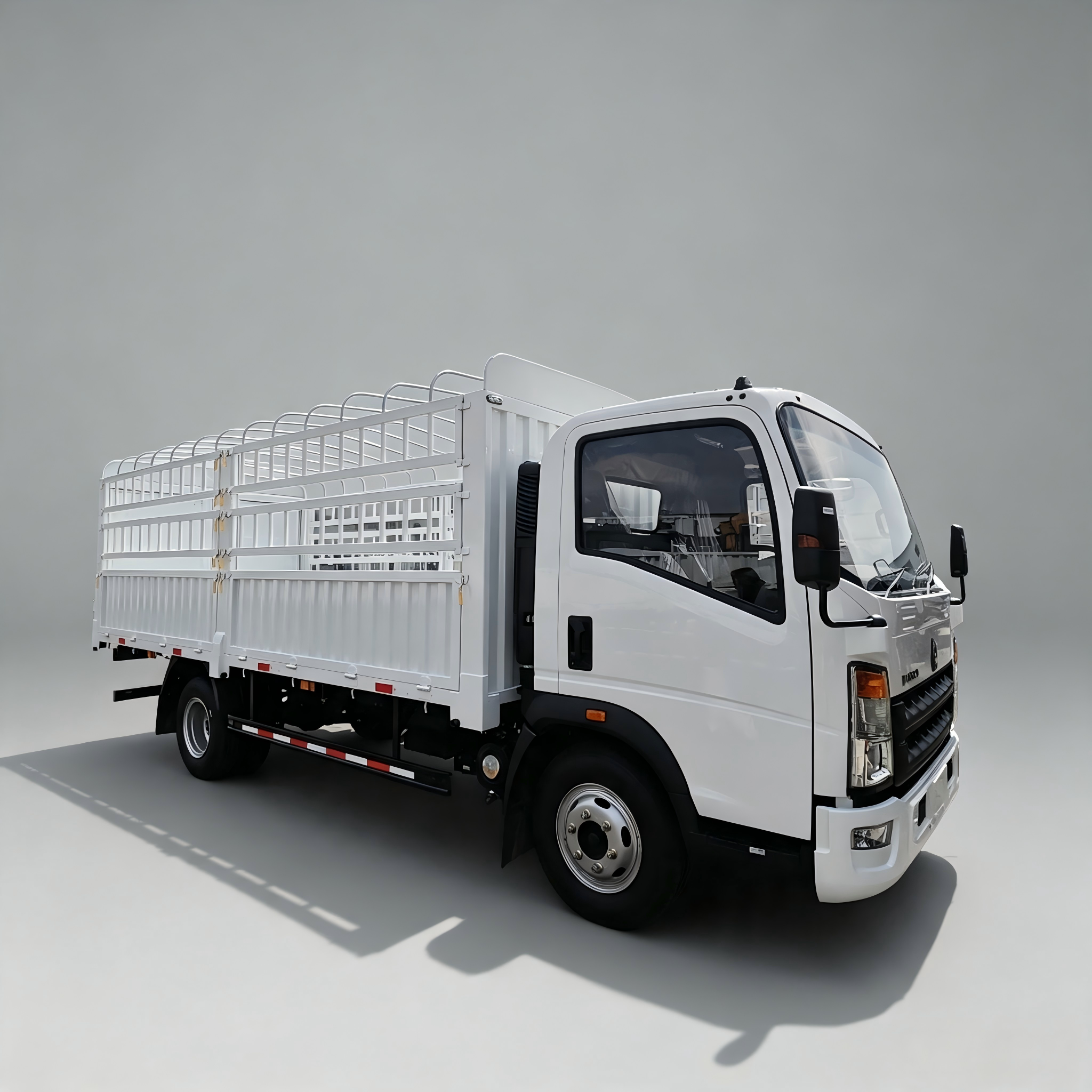 Howo 4x2 116hp 5tons Fence Cargo Truck - Image 6
