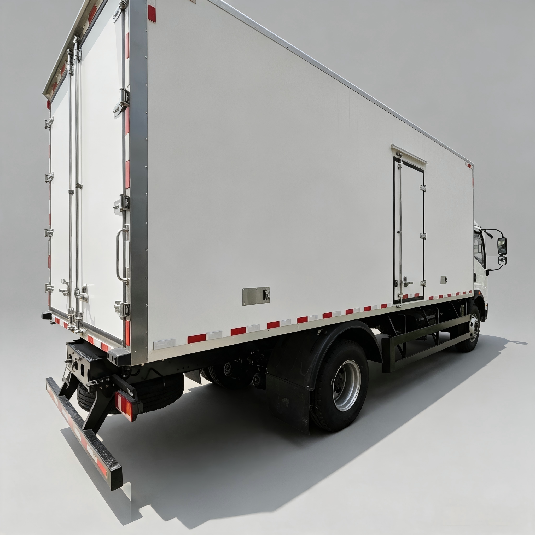 Sinotruk HOWO 4×2 Refrigerated Truck - Image 6